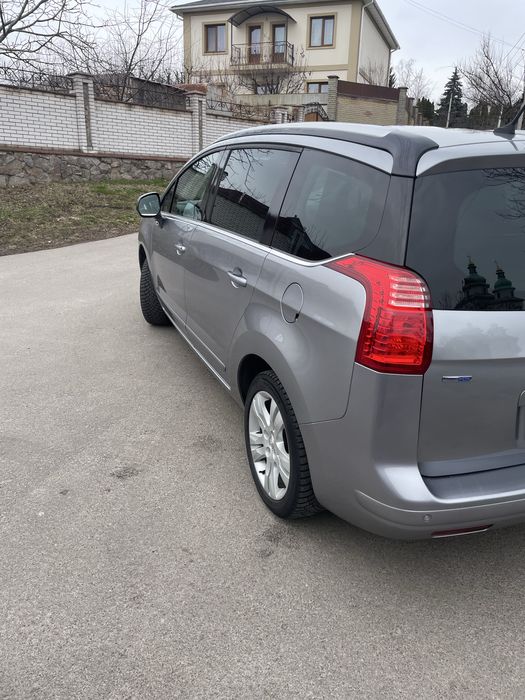 Peugeot 5008 пежо