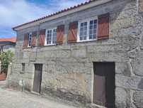 Moradia  com  terreno perto da estação da Livração Marco de Canaveses