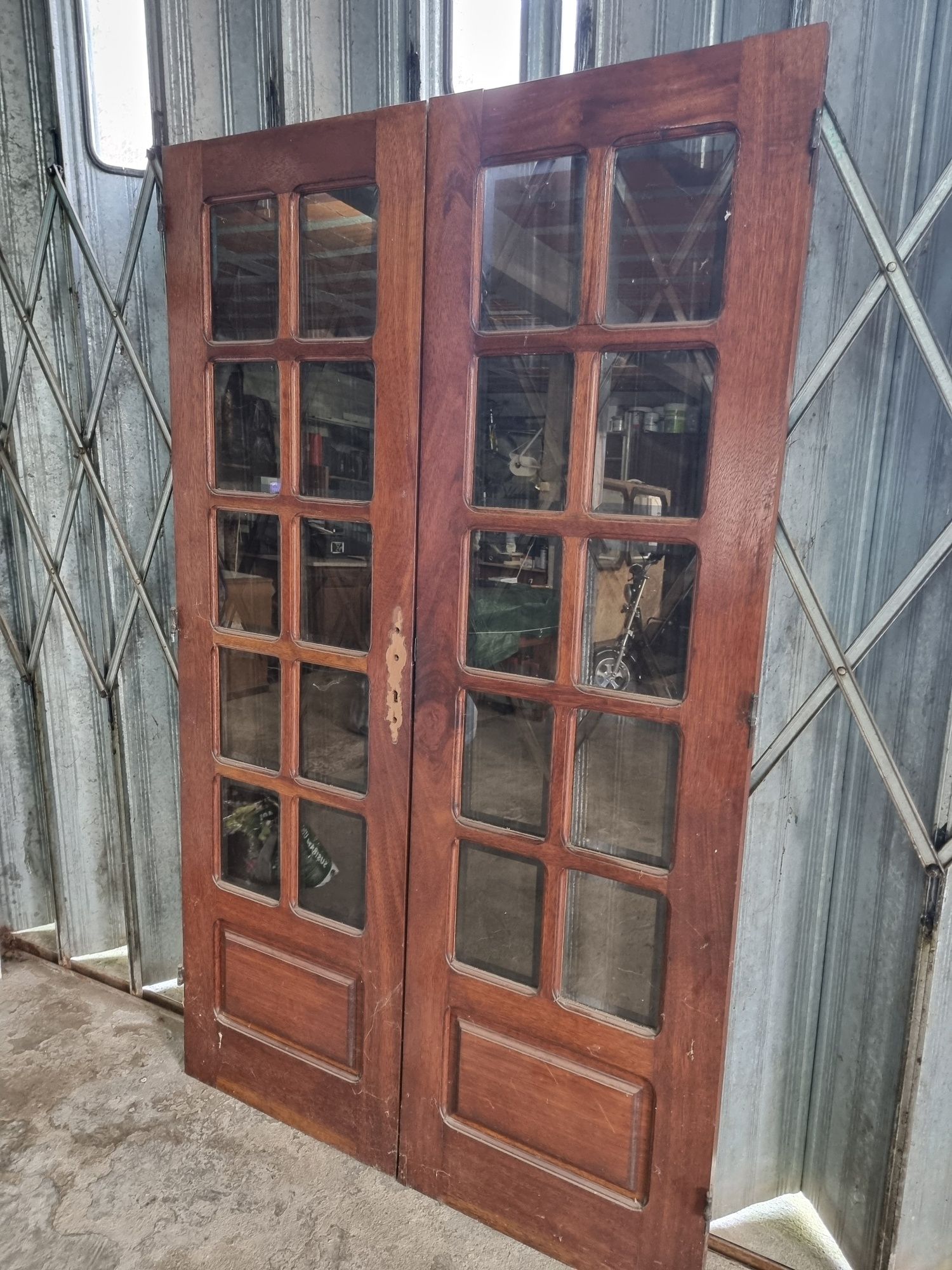 3 portas maciças com vidro