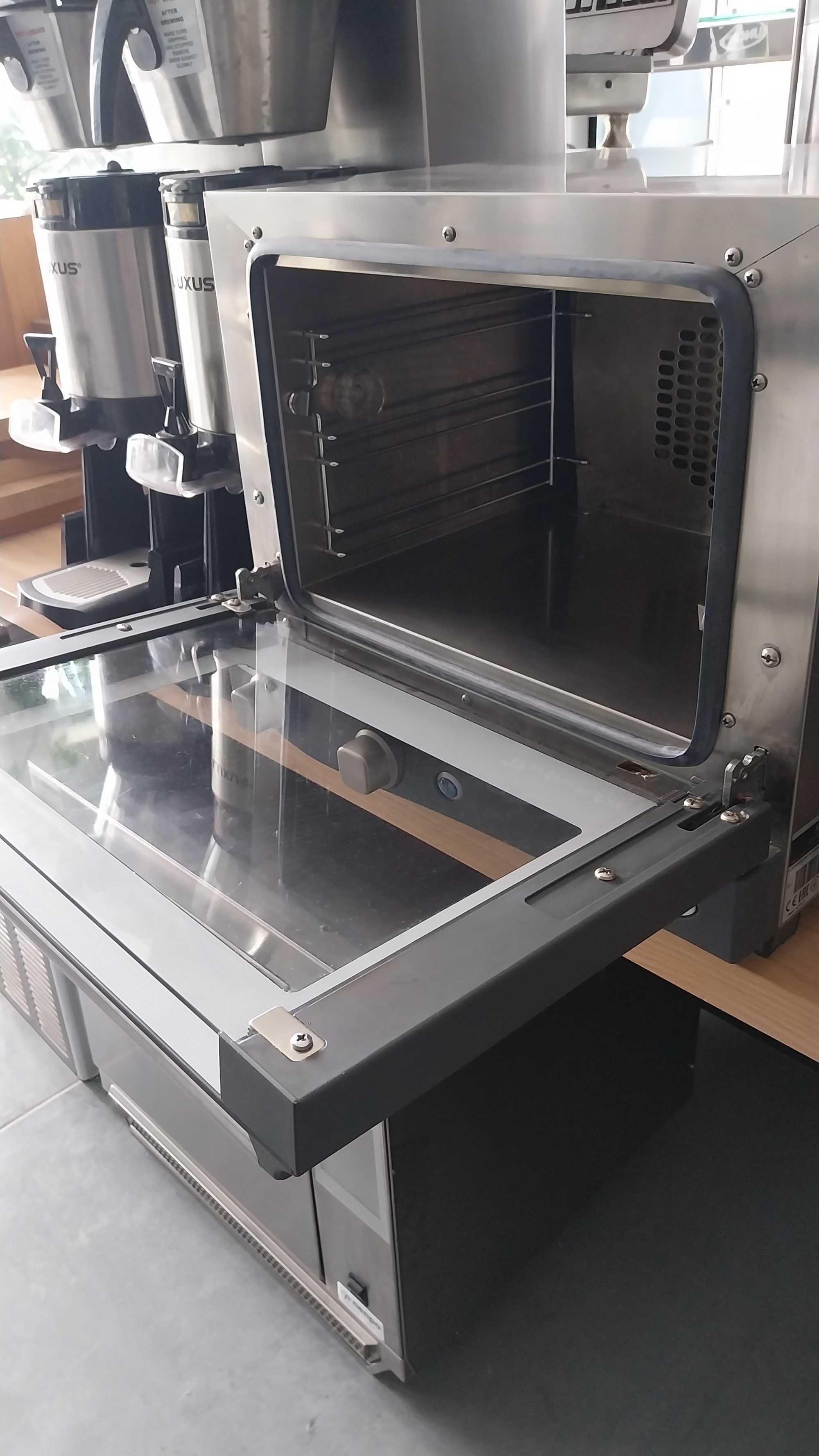 Piecyk konwekcyjny elektryczny UNOX XF003 – 3 tace 34,2×24,2 cm