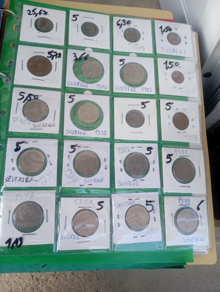 à venda: 
cerca de 450 moedas de diferentes países.