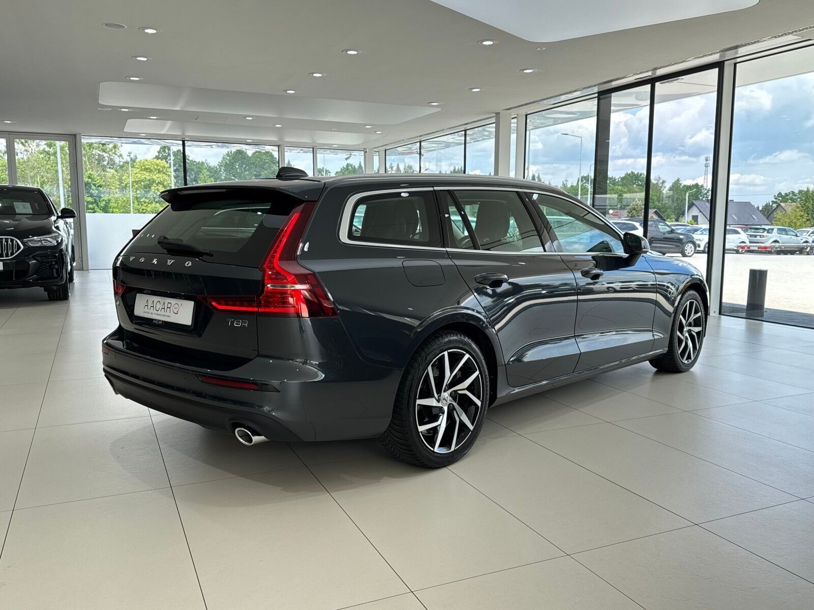 Volvo V60 T8 Momentum Twin Engine, 1 właściciel, FV 23% gwarancja, dostawa
