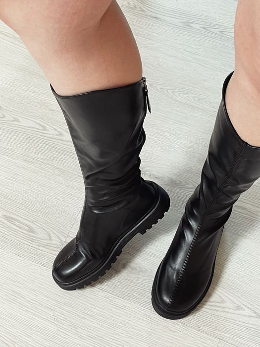 Чобітки жіночі, абсолютно нові. Стильне доповнення осінніх образів