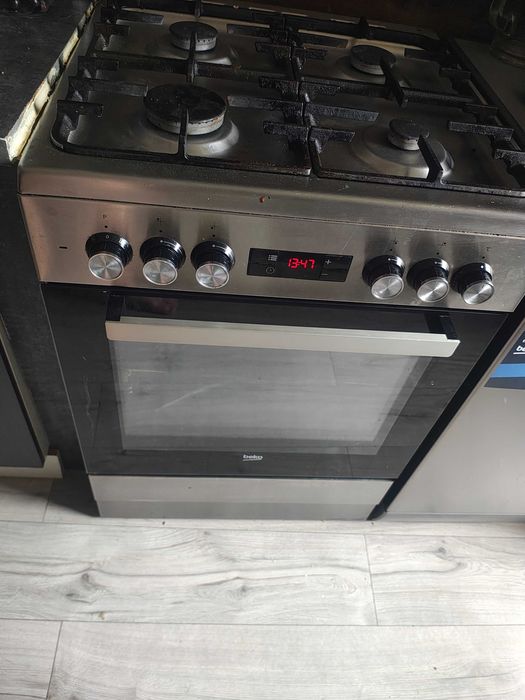 kuchenka gazowo-elektryczna Beko z termoobiegiem