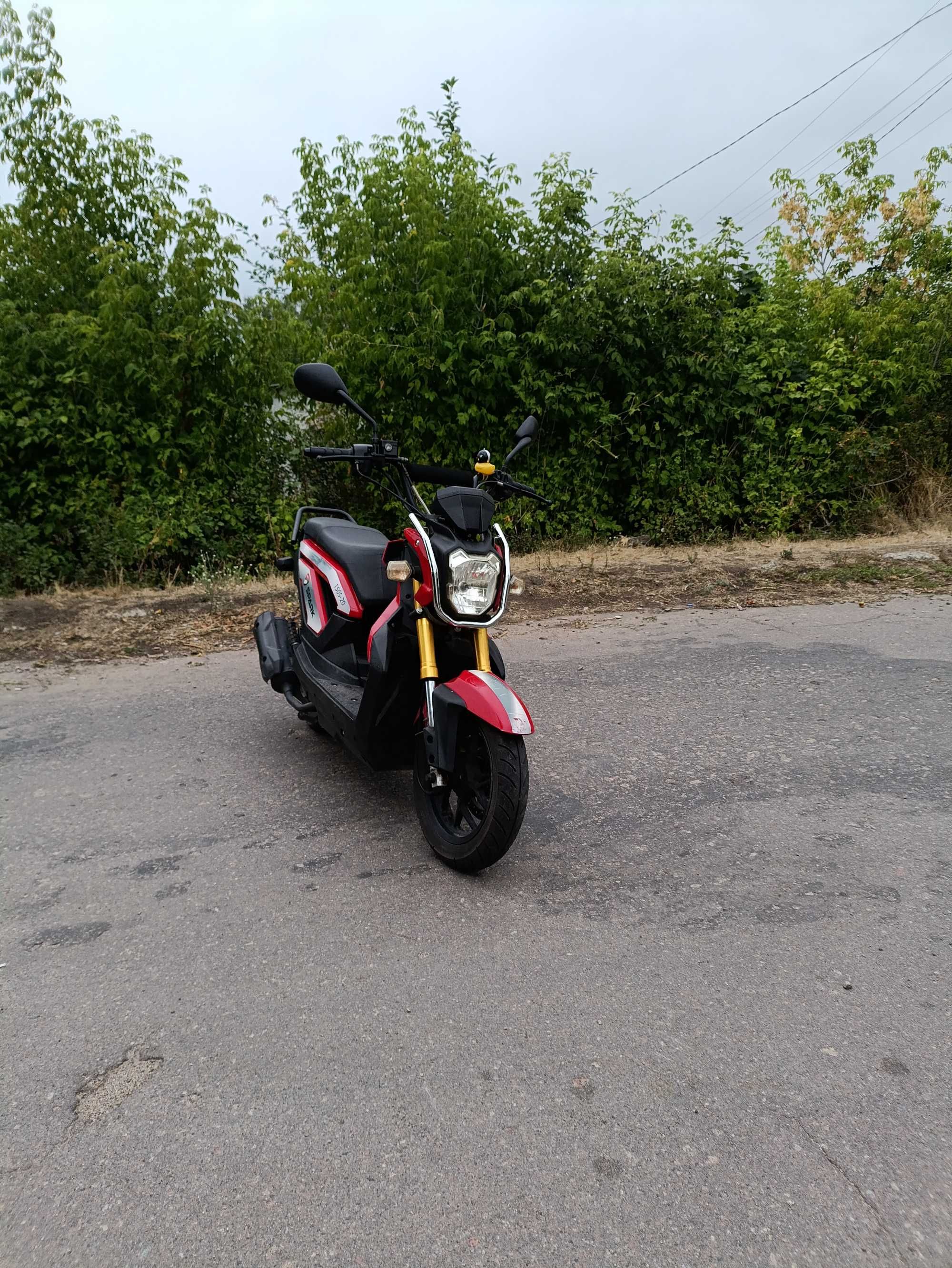 Spark 150-20cc скутер