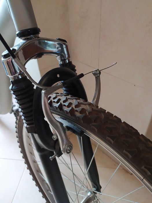 Bicicleta Bike Tour Cinzenta