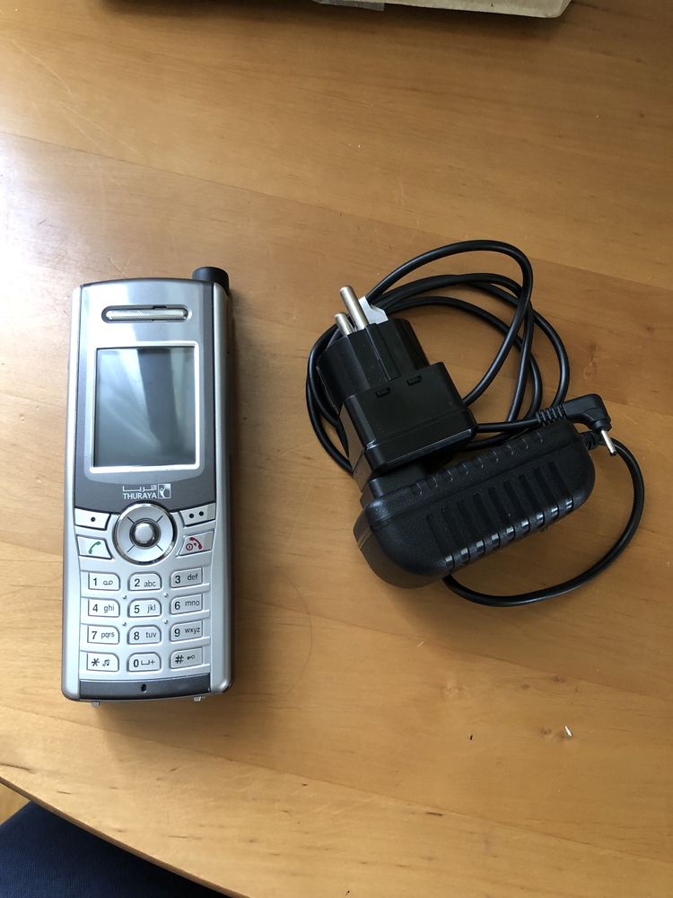 Супутниковий телефон Thuraya so-2520 (супутник + GSM)
