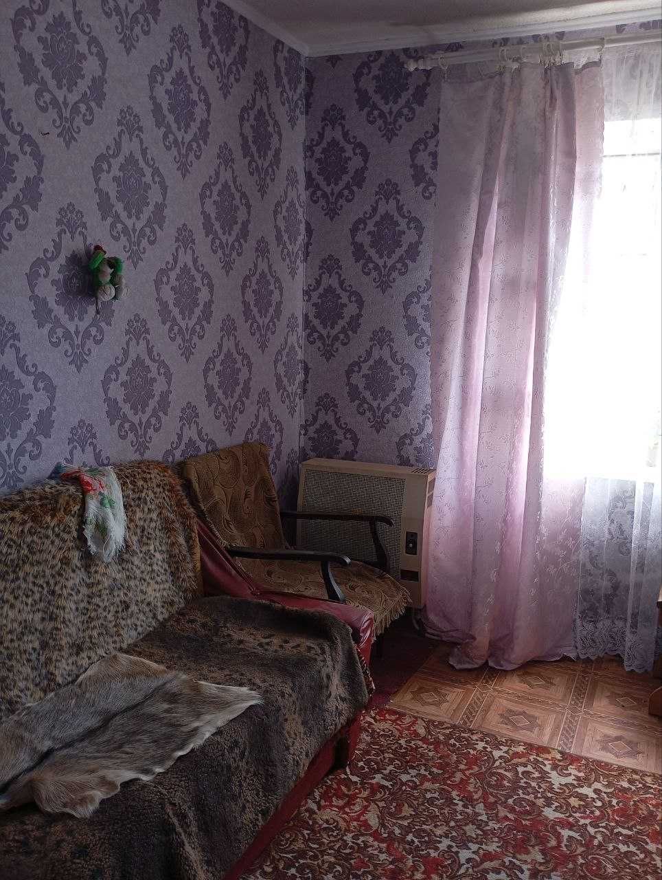 Продам будинок в Золочеві, доглянутий, р-н залізничного переїзду