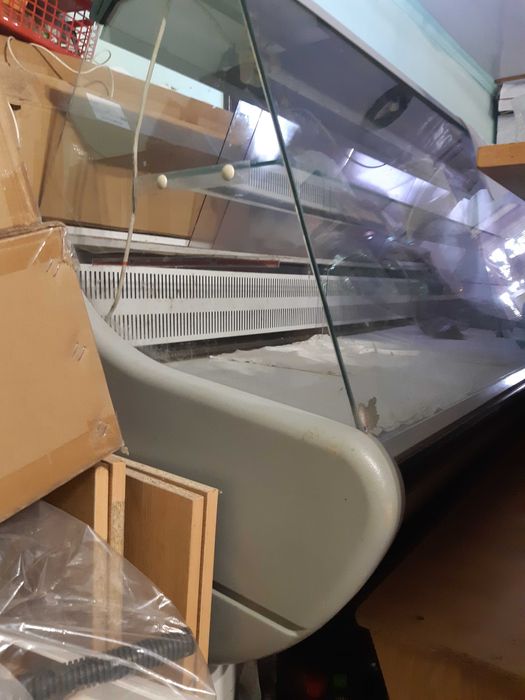 Холодильна вітрина