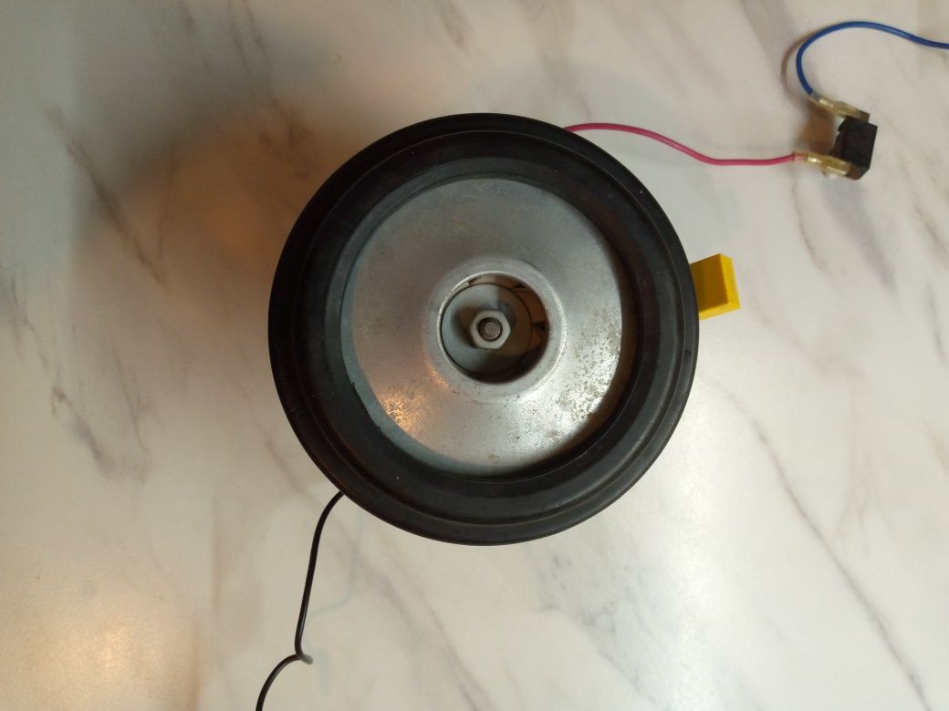 Двигатель, мотор для пылесоса 1200w. Рабочий. Размеры в описании.