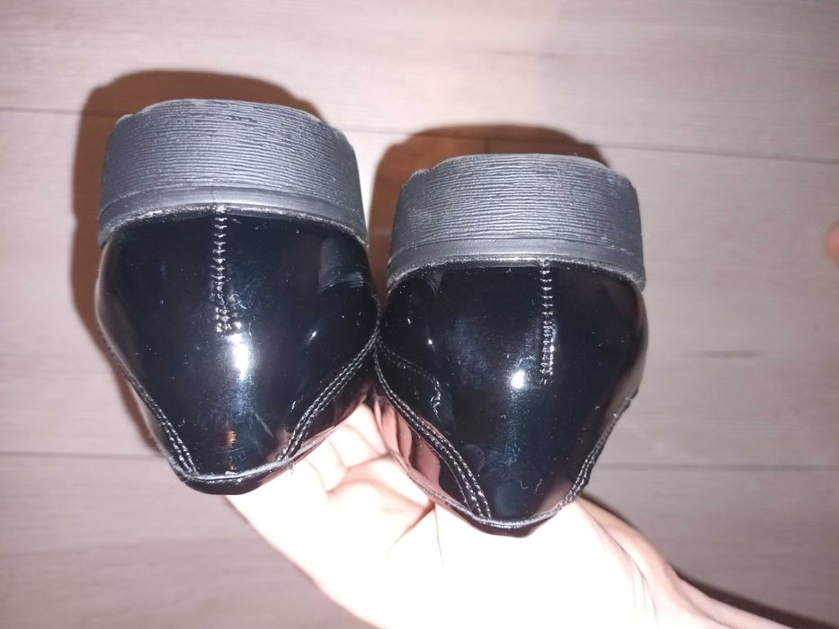 Mokasyny z ozdobnymi frędzlami