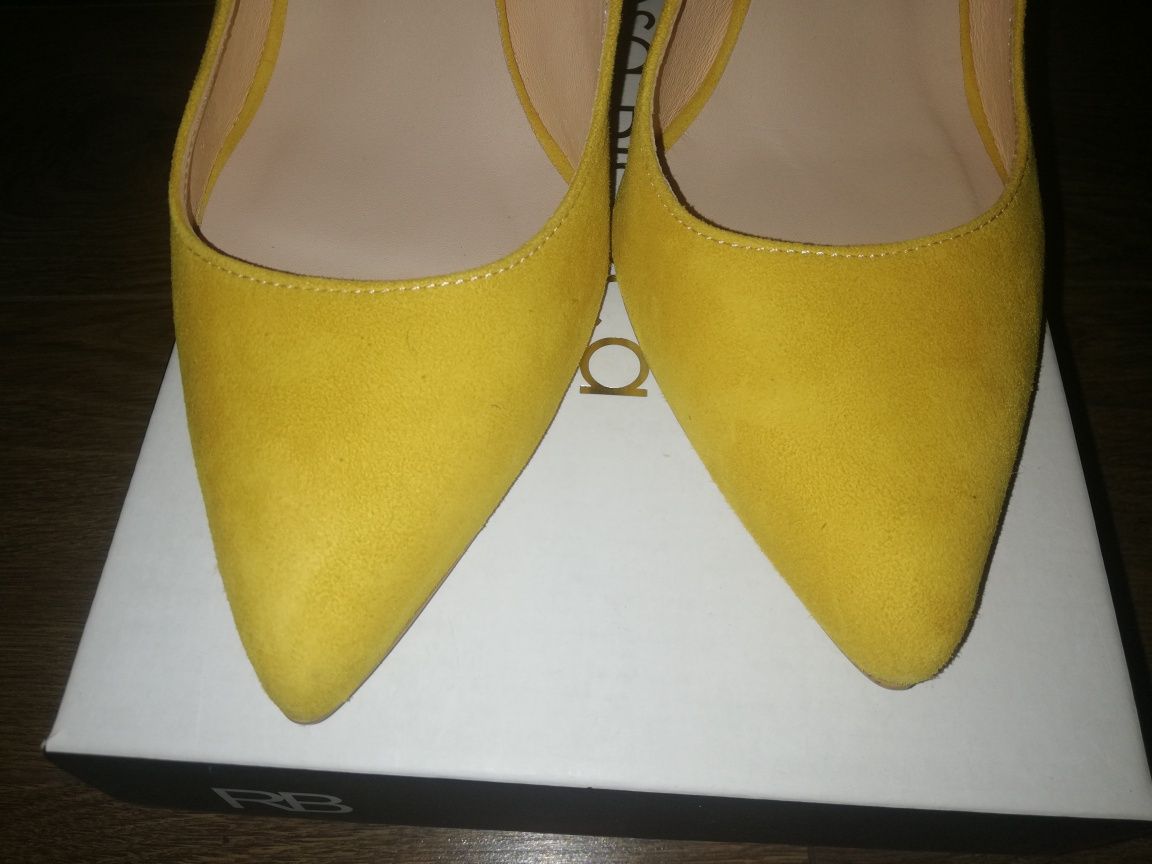 Żółte NOWE sandały/letnie czółenka zamszowe rozmiar 40