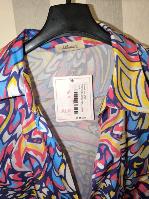 Vestido  tecido acetinado NOVO