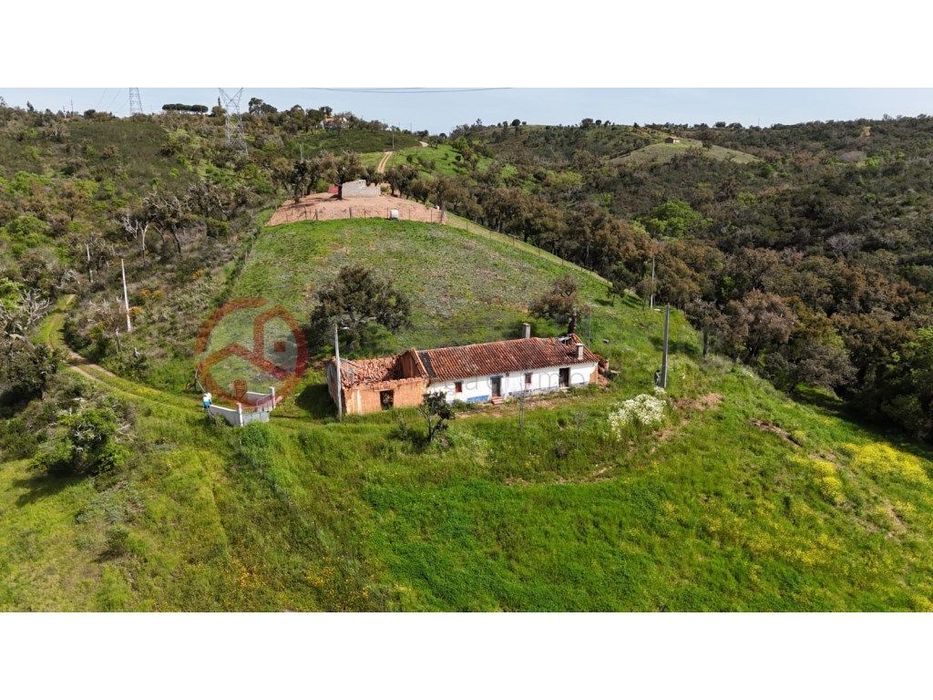 Monte da Agachada com 4,8 hectares em São Salvador, Odemira
