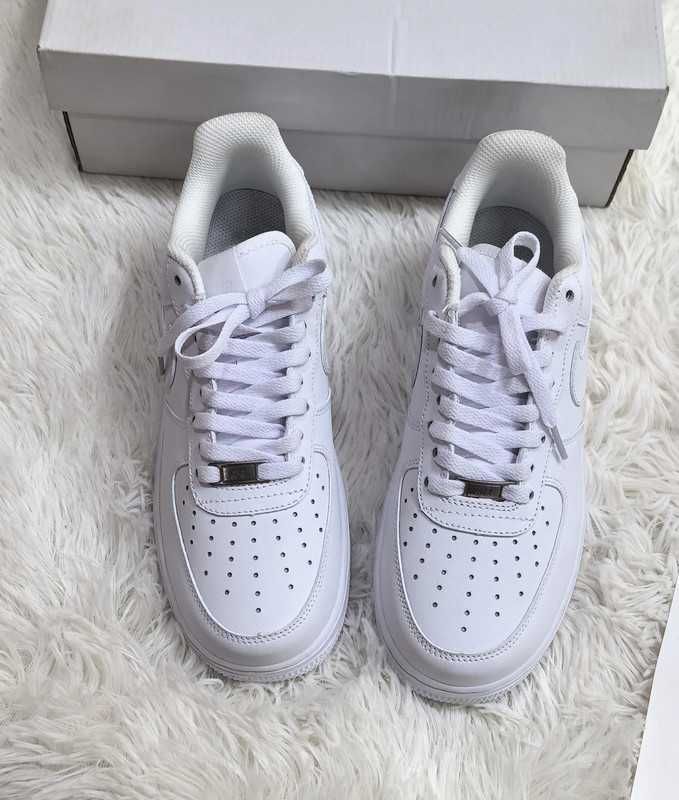 Nike Air Force 1 Low '07 White EU 38