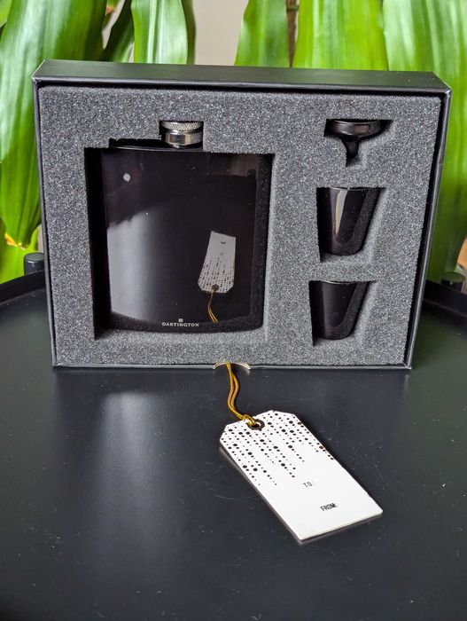 Zestaw piersiówka i kieliszki Dartington Flask Set Idealny na prezent