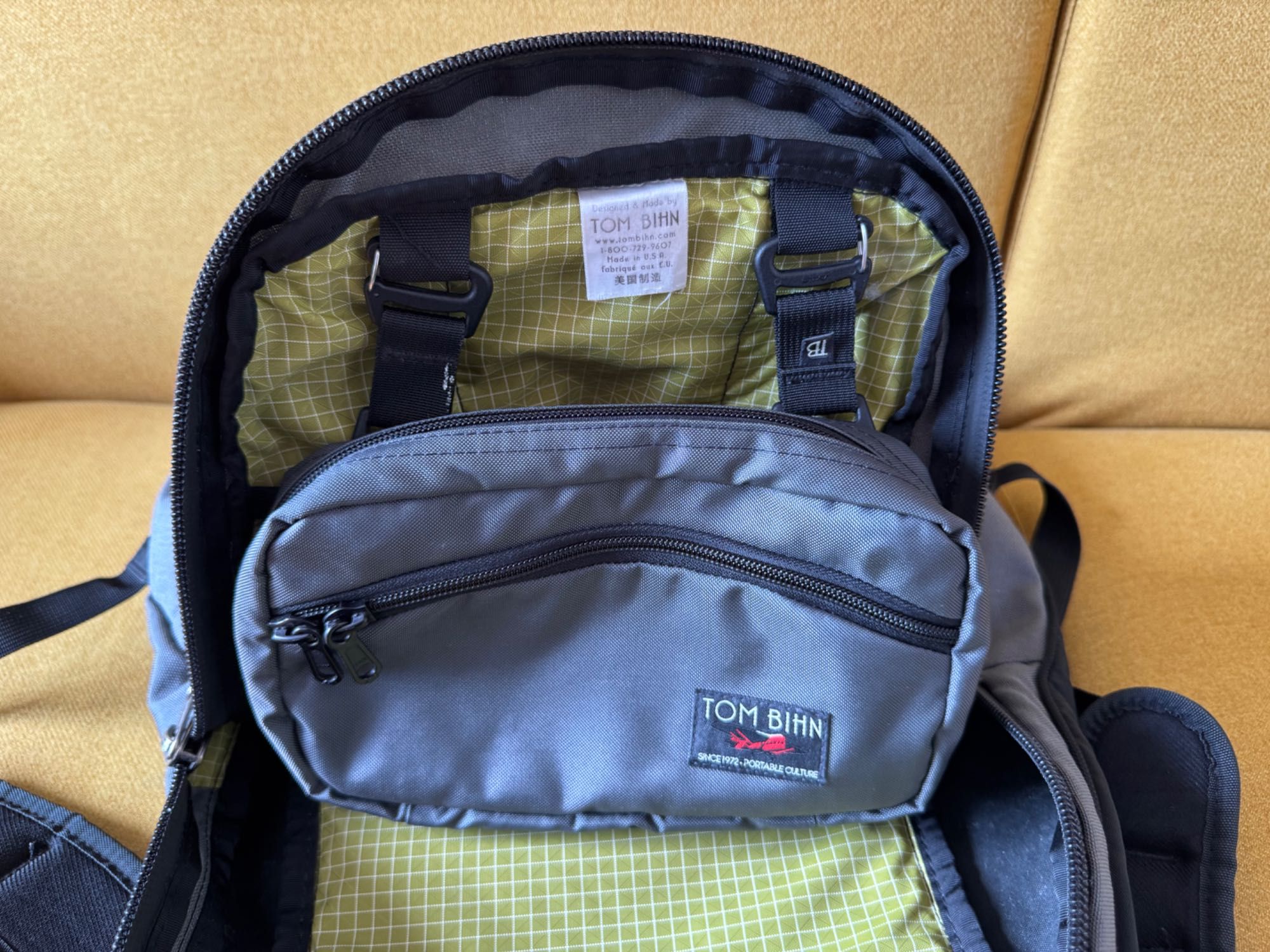 Tom Bihn Handy Little Thing - organizer na elektronikę