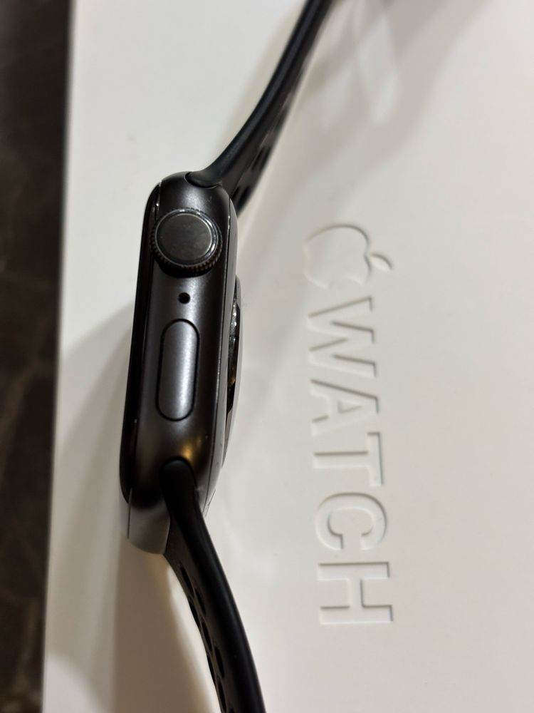 Apple Watch 6 40mm Nike GPS.