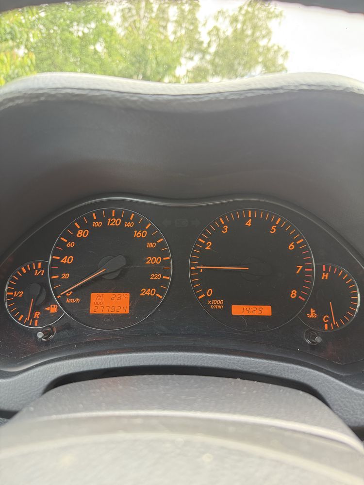 Toyota Avensis 1.8 benzyna – zadbana, sprawna, gotowa do jazdy!