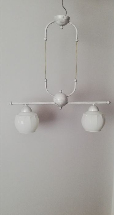 Żyrandol szaro-bialy