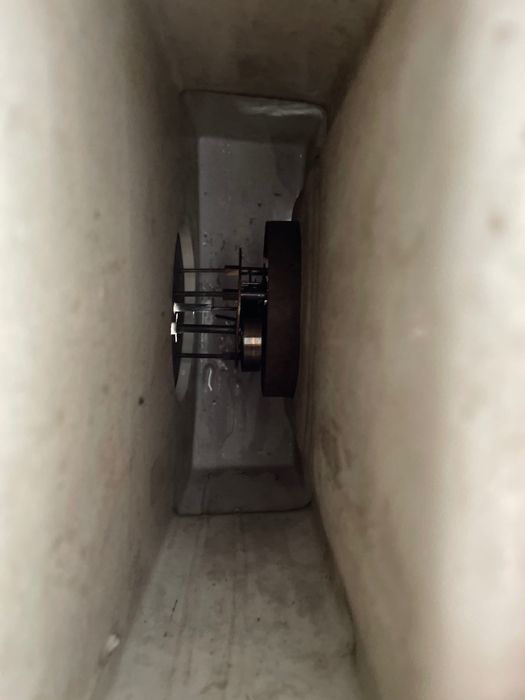 Przedwojenny porcelanowy zegar kominkowy z dostawkami