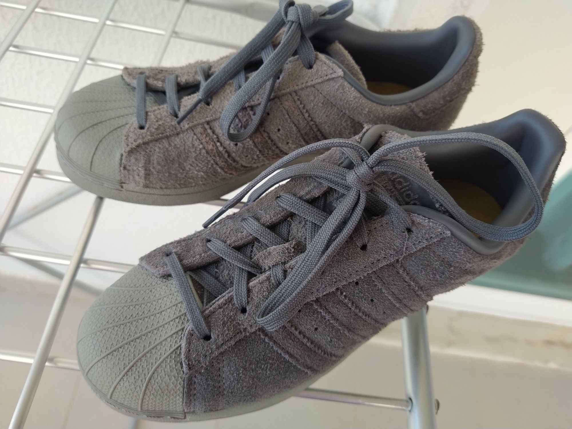 Adidas superstar 38 camurça