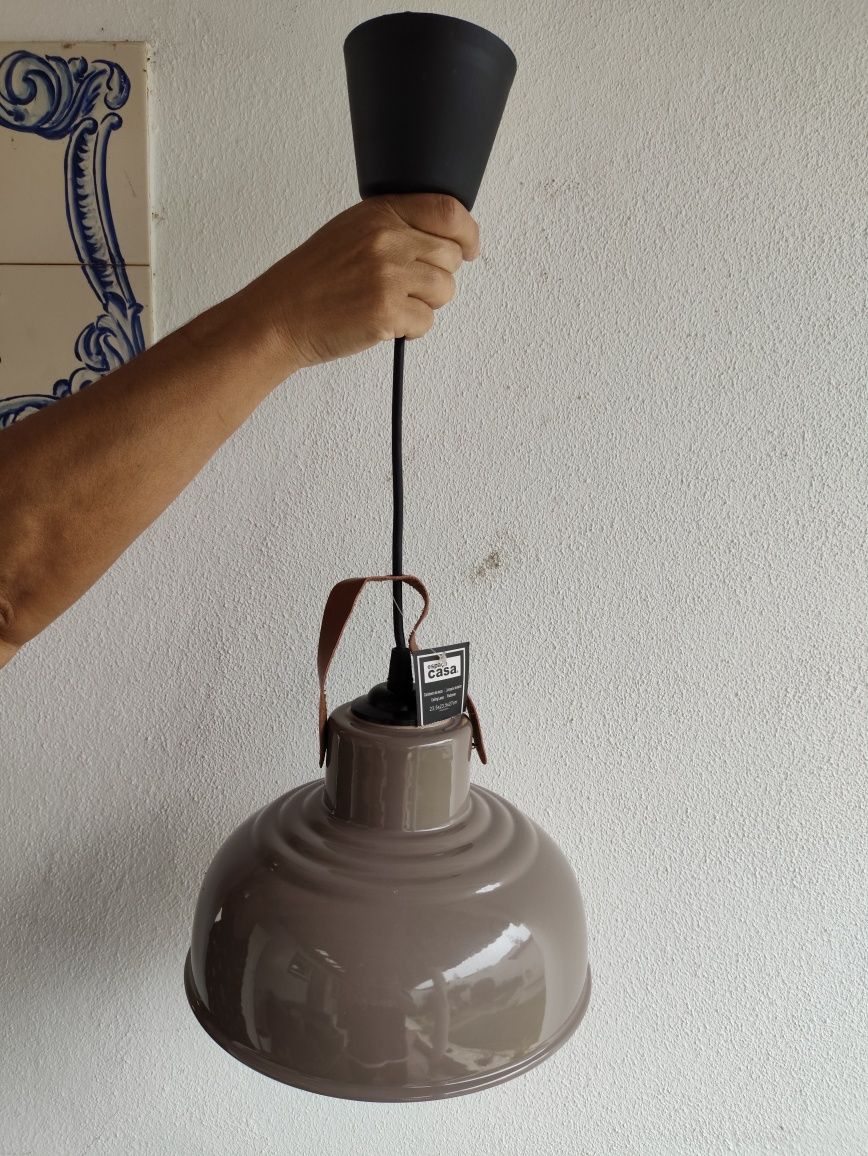 Candeeiro de teto de louça - Novo