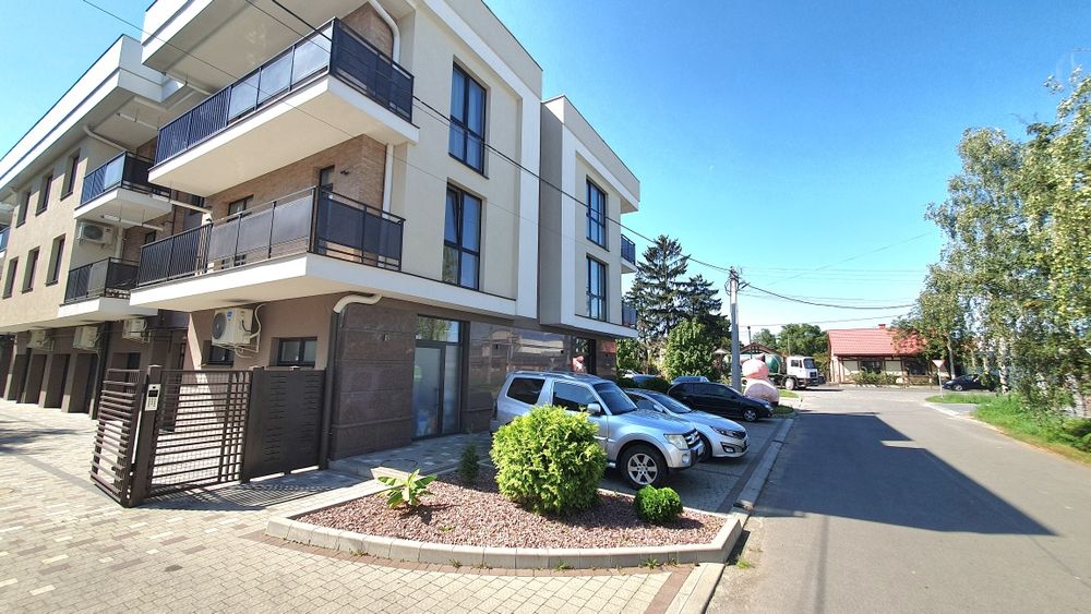 ПРОДАЖ КОМЕРЦІЙНОГО приміщення при центральній дорозі в'їзду в Ужгород