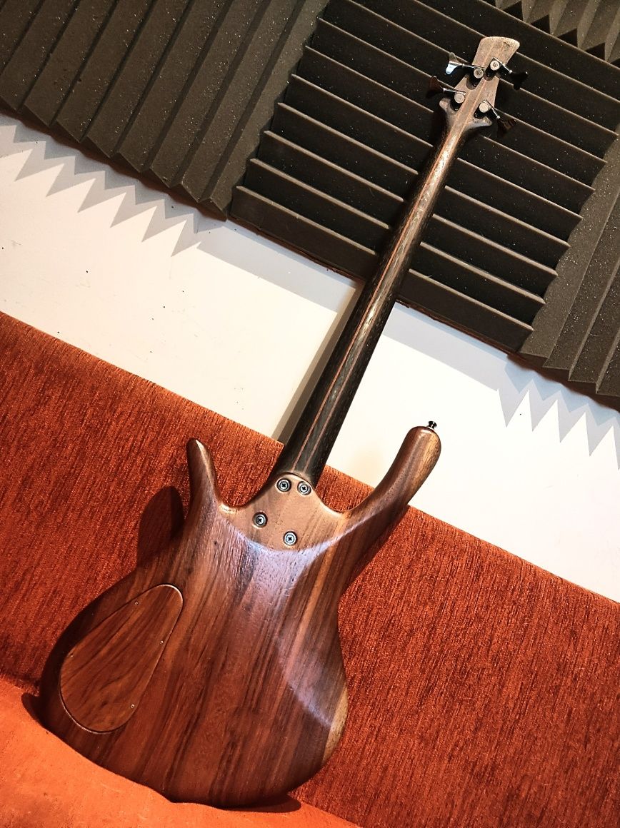 Gitara basowa GMR Bassforce IV