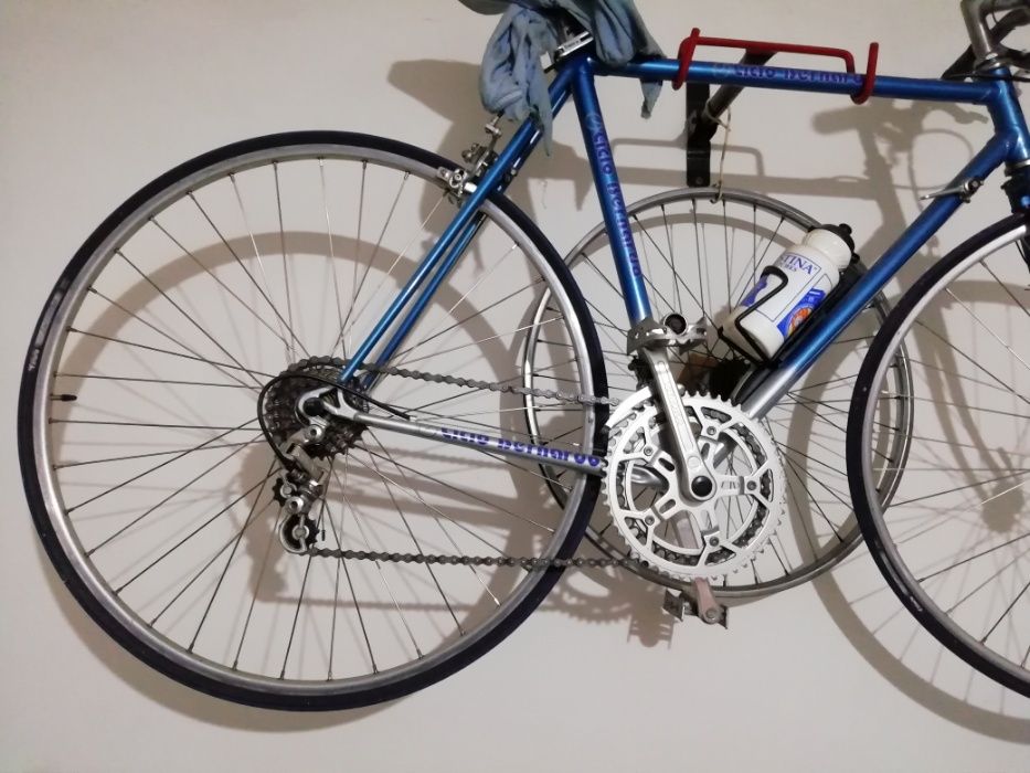 Bicicleta antiga, restaurada