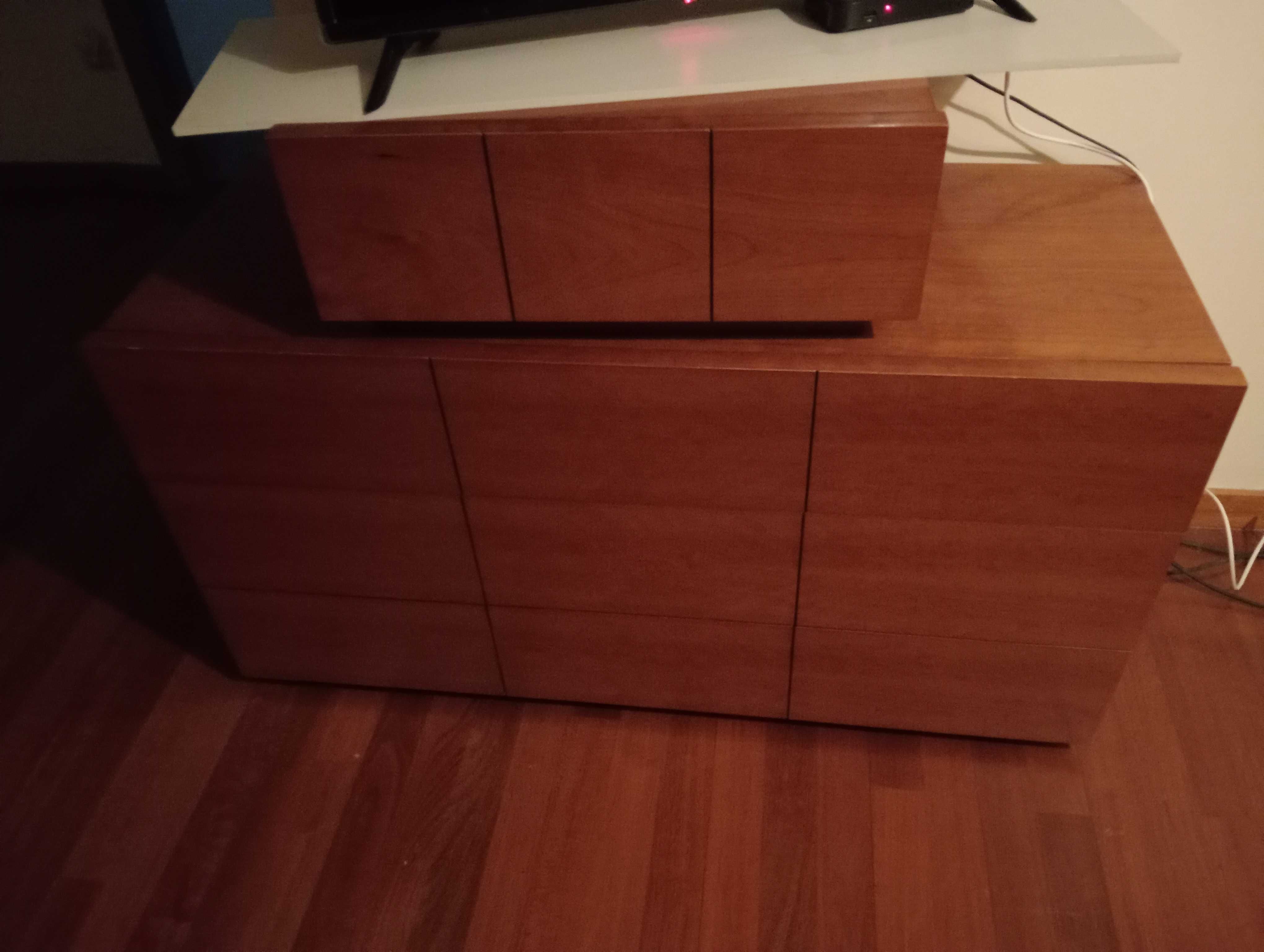 Cama, mesinhas e cómoda