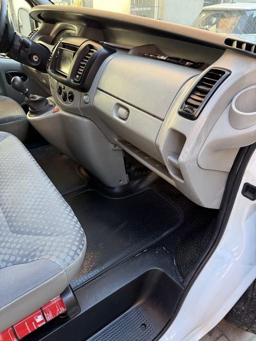 Renault Trafic 2.0 DCI 2006 rok 21900 NETTO VAT 23%