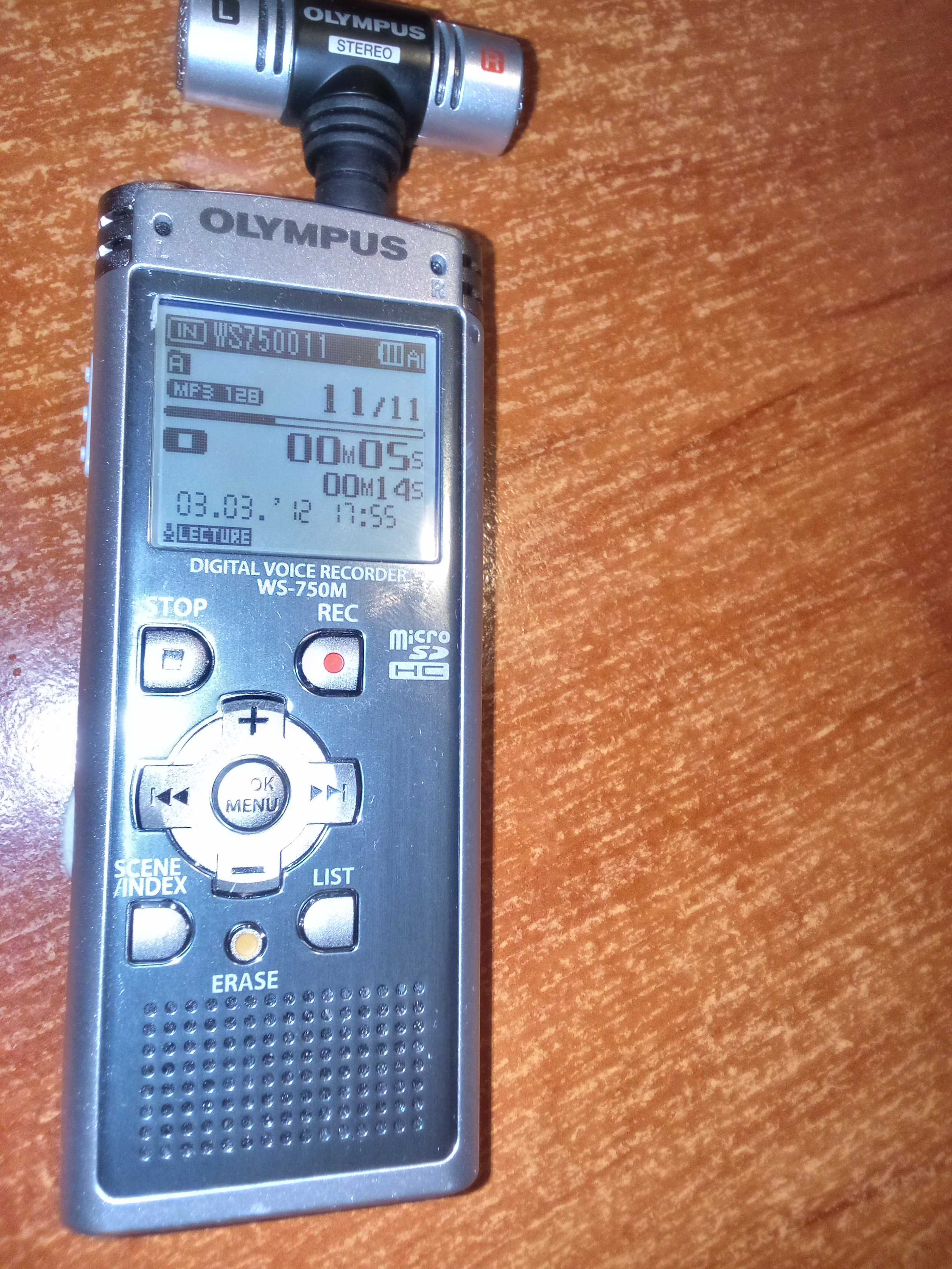 Dyktafon Olympus WS750M,  mikrofon stereo Olympus ME51S