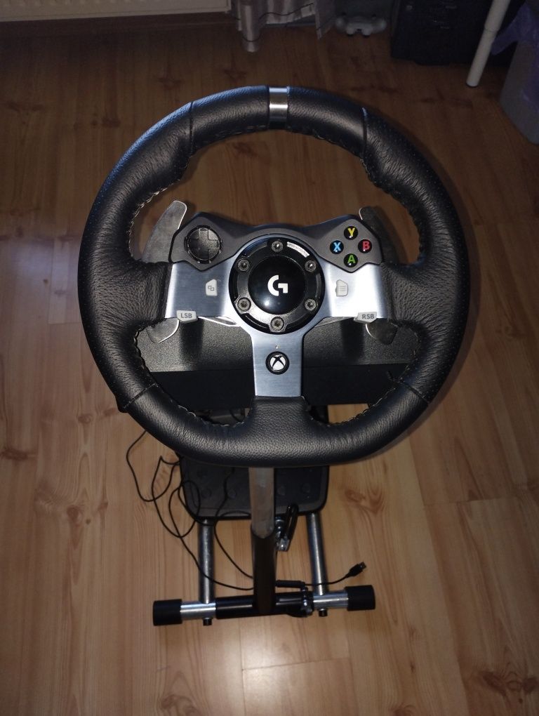 Logitech G920 + Wheelstand Pro