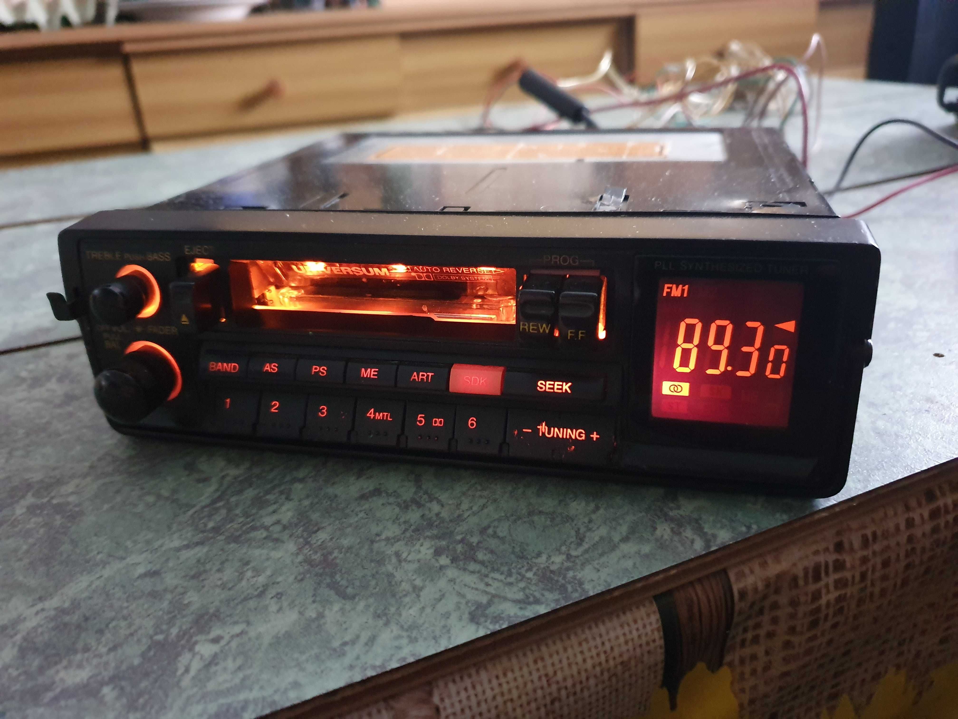 Stare zabytkowe radio samochodowe Universum ACR4306 vintage