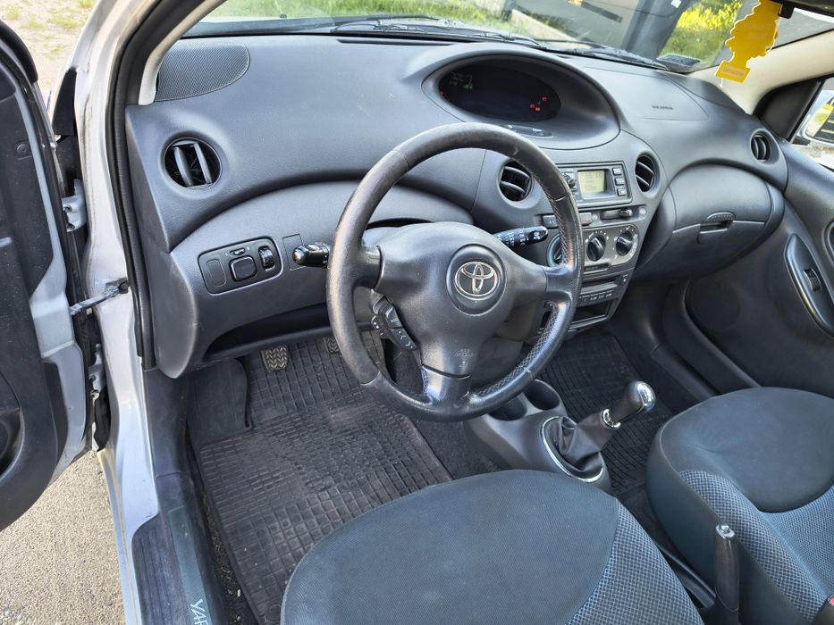 Toyota Yaris 2005 rok klima 5 drzwi 1,0 benzyna