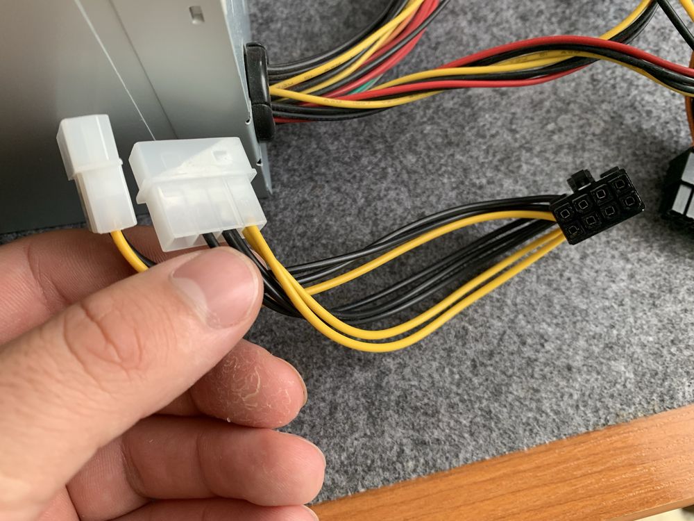 GameMax GM400 + перехідник 8-pin PCI-E