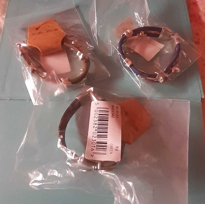 Pulseiras multicoloridas