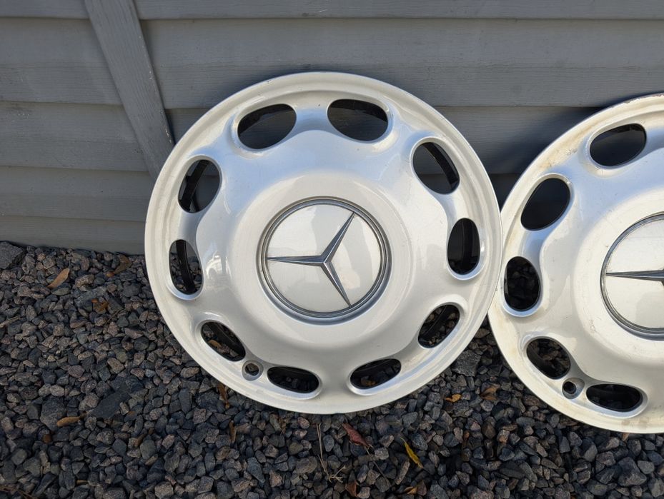 Оригінальні ковпаки Mersedes R15 в хорошому стані
