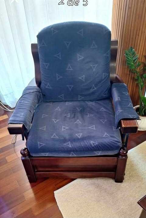 Sofá de um lugar tenho 2 sofás