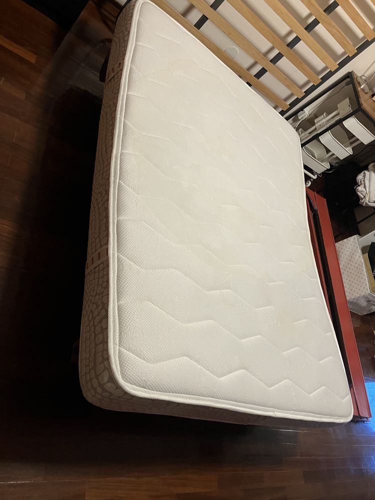 Cama de Casal em Madeira Maciça - Oferta colchão e estrado