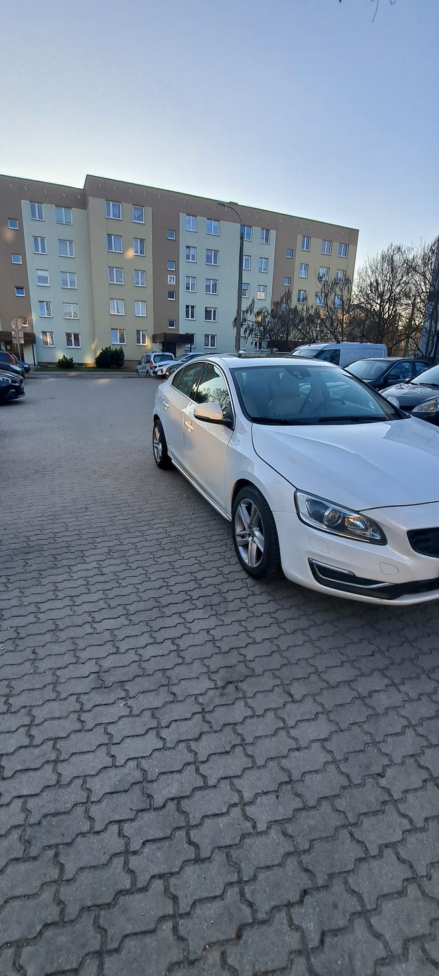 Volvo S60  T5 2.0 E-Drive Platinum