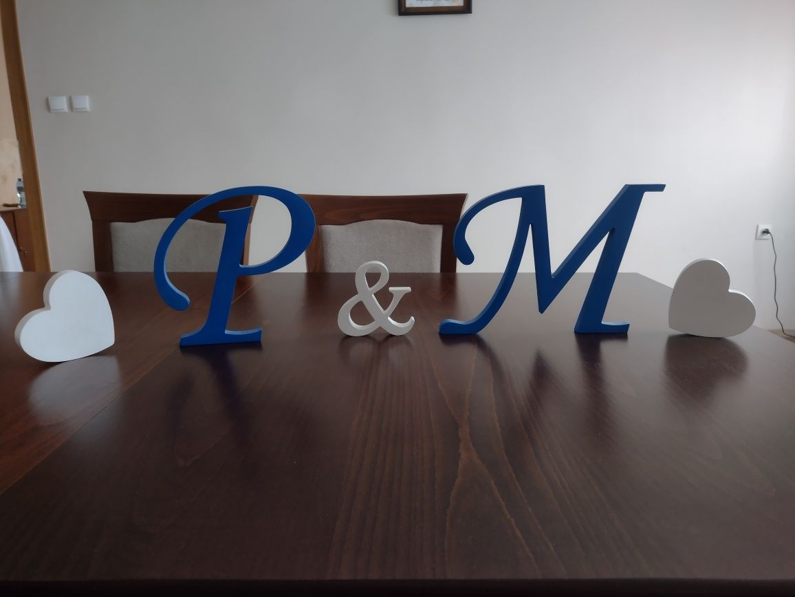 Inicjały P&M - drewniane dekoracje