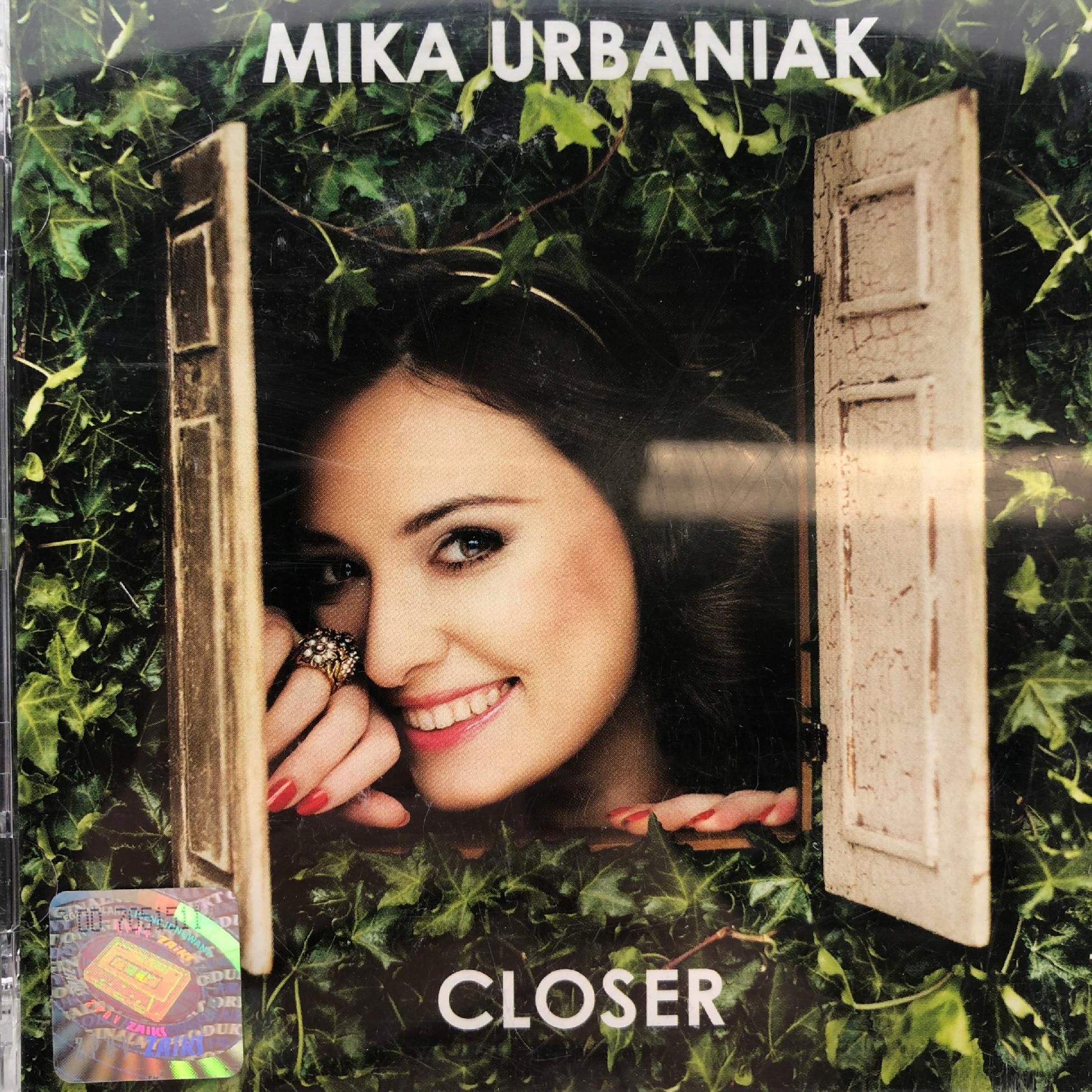 cd - mika urbaniak - closer