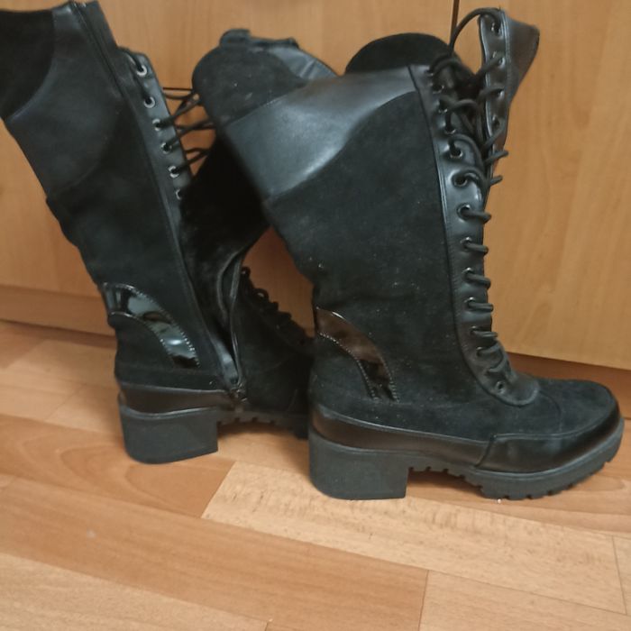 Продам зимові чоботи