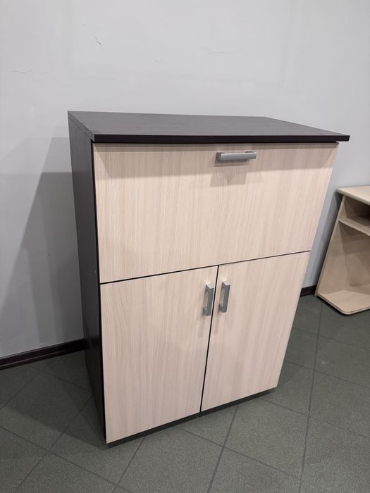 Szafka biurowa – stan bardzo dobry