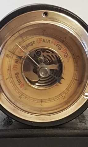 Zegar z barometrem miniaturka KIENZLE z 1920 roku.