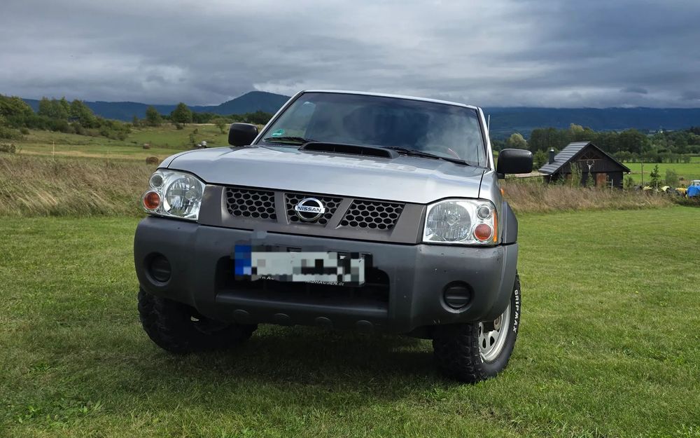 Nissan NP300 Pickup 100 % bezwypadkowy, nowe hamulce