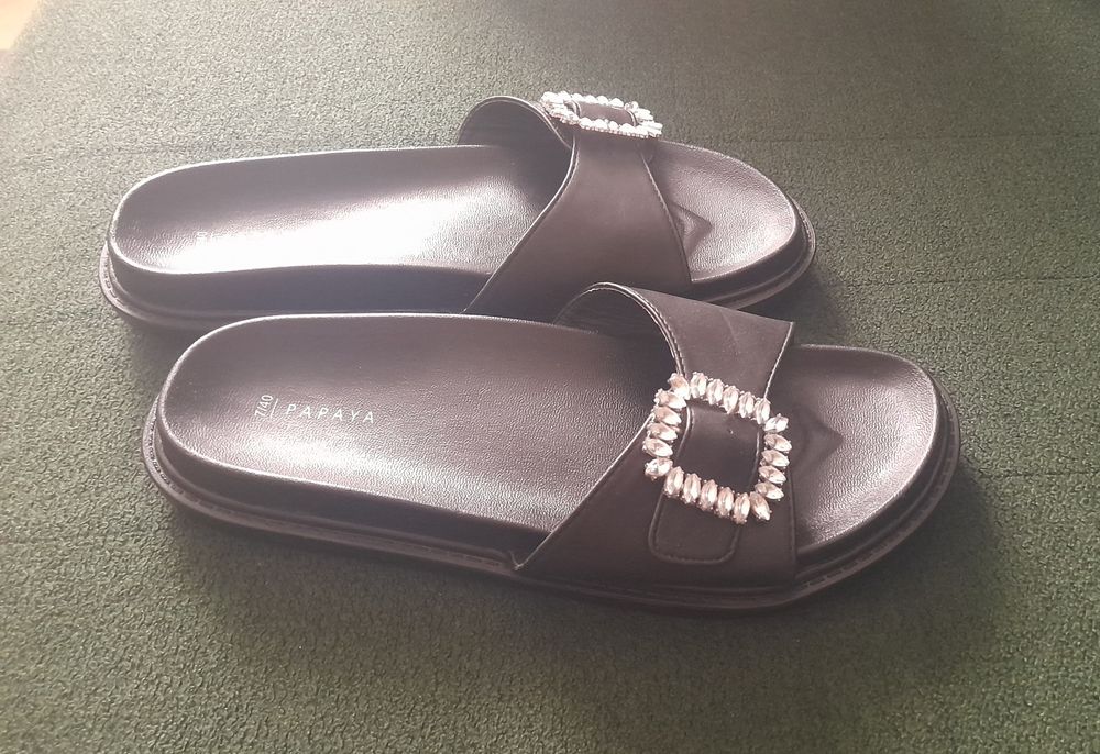 Кожаные шлёпанцы