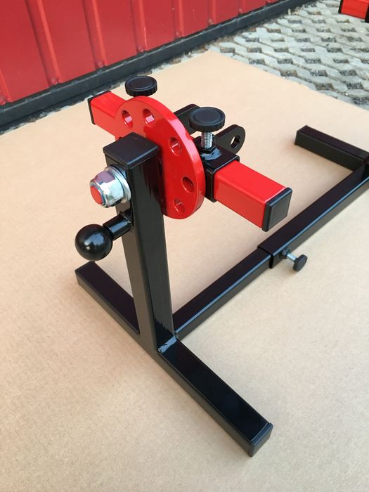 Stojak serwisowy silnika